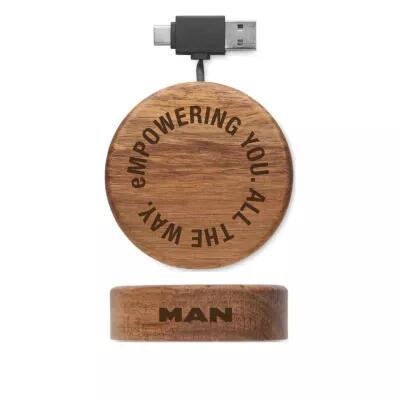 MAN Kabellose Ladestation  "eMPOWERING YOU. ALL THE WAY